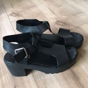 Steve Madden Platform sandals